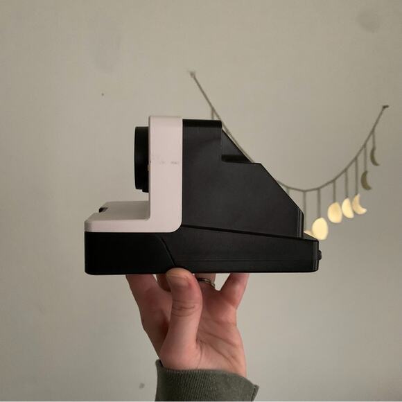 Polaroid Originals One Step 2 Camera - Picture 8 of 9